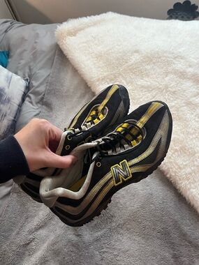 New Balance Women’s Black and Yellow Running Shoes with Spikes